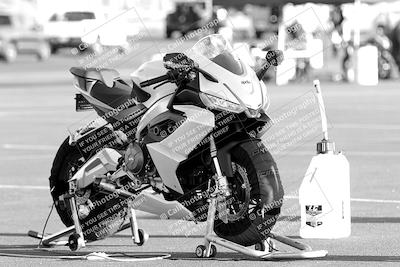 media/Oct-09-2022-SoCal Trackdays (Sun) [[95640aeeb6]]/Around the Pits/